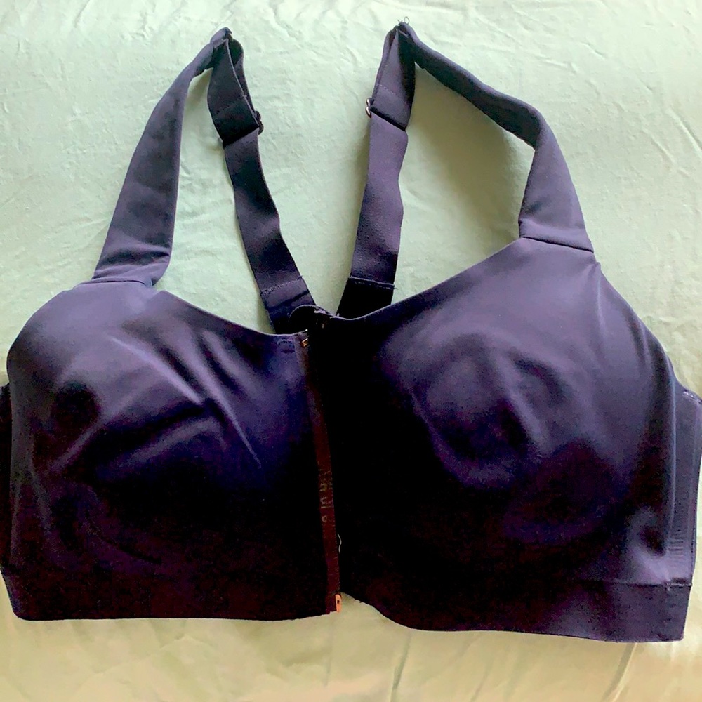 Victoria’s Secret sports bra high impact